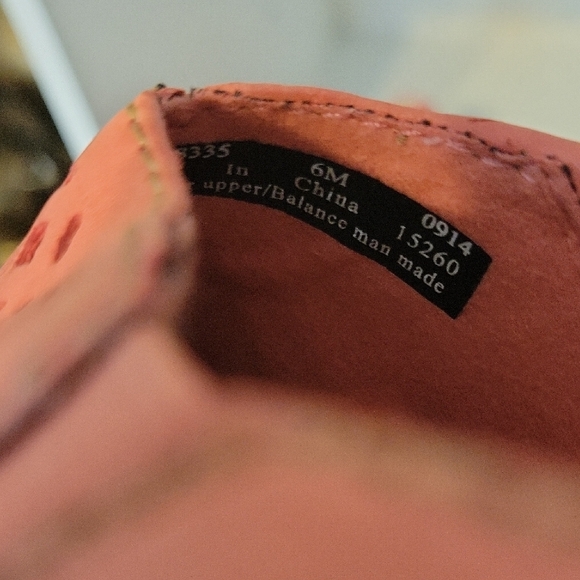 Clarks Women's Sz6 Leather upper Coral Loafers - Picture 7 of 7